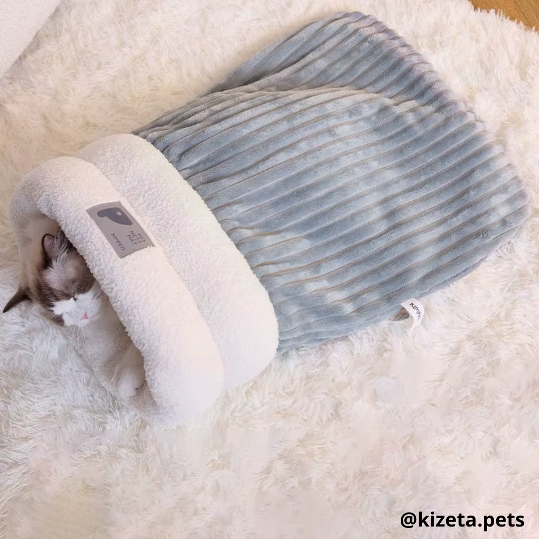 CAMA PREMIUM TIPO SACO DE DORMIR  PARA GATOS MODELO CAPRI HASTA 6KG (54X45CM)